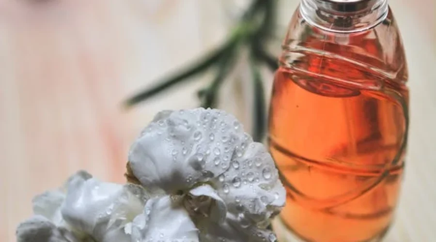How Long Does Perfume Last? Everything You Need to Know About Fragrance Longevity